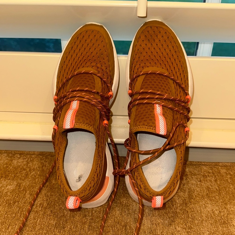 Sorel tennis shoes - pumpkin color w/hot pink accents